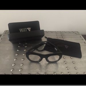 Selling clear lens frames